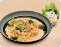 小エビのトマトクリームパスタ